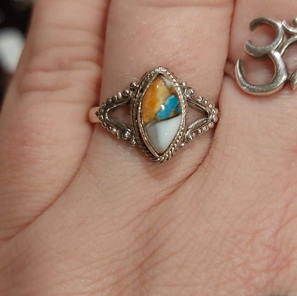 Elegant Silver and Turquoise Women's Ring
